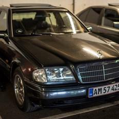 Mercedes Benz C180