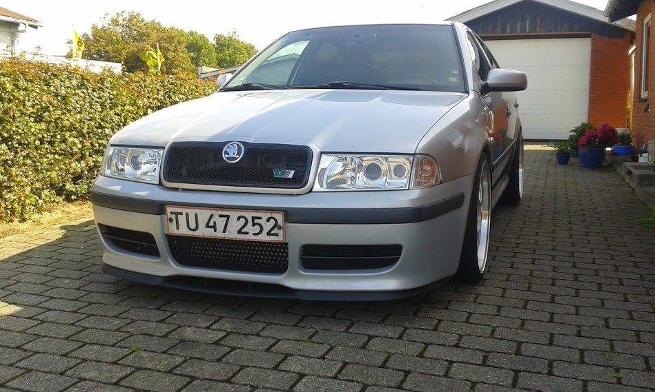 Skoda octavia 1.9.tdi Rs 5d skrottet - orginal xenon forlygter monteret billede 18