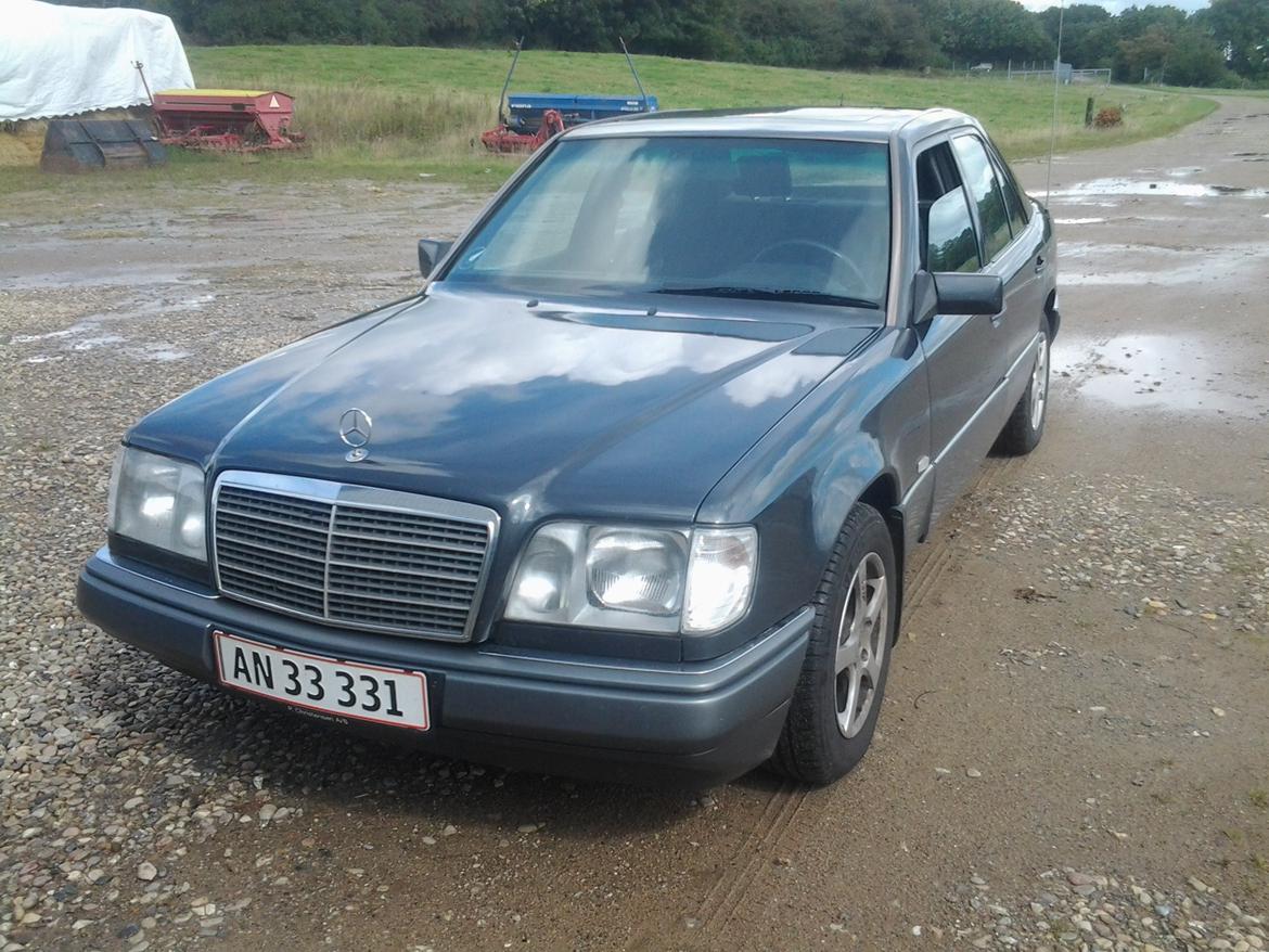 Mercedes Benz E 300 D billede 1