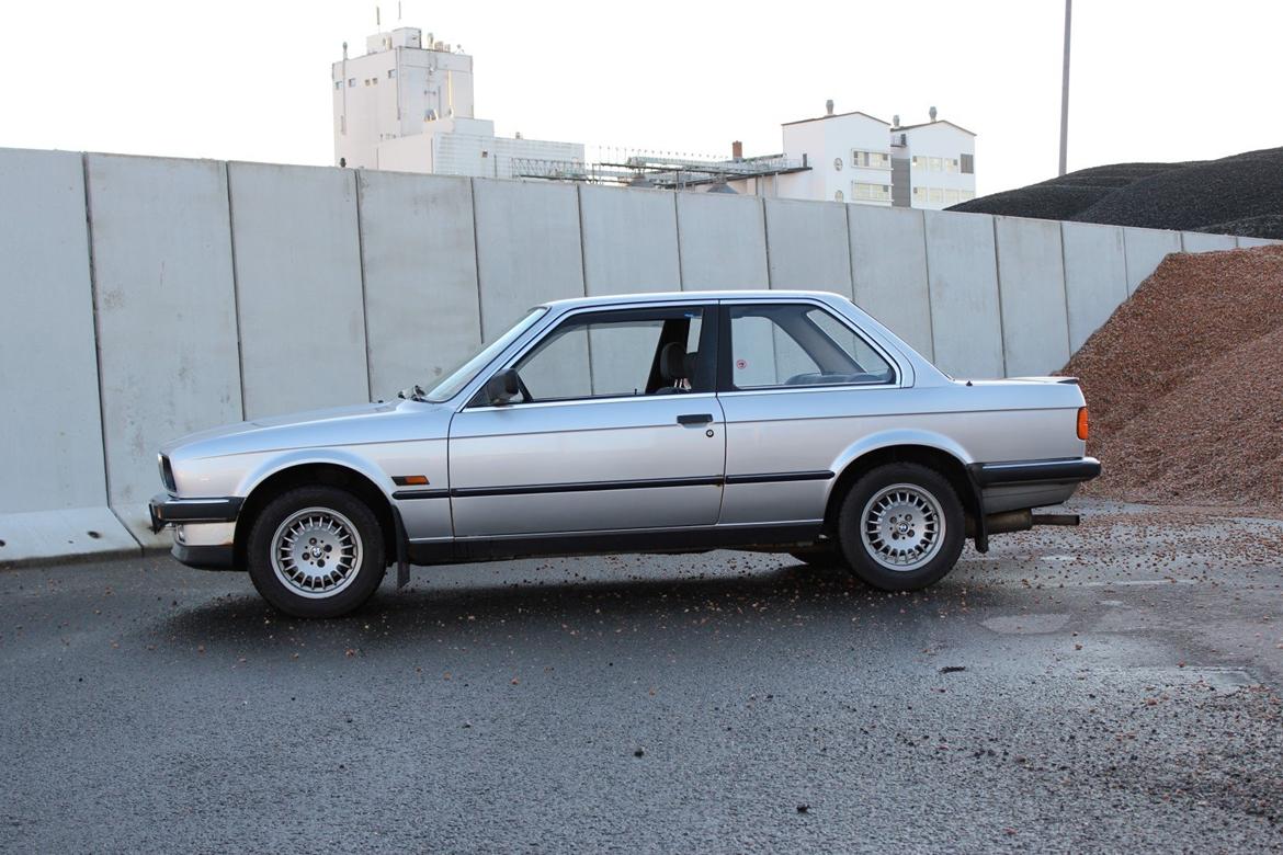 BMW E30 320i billede 5