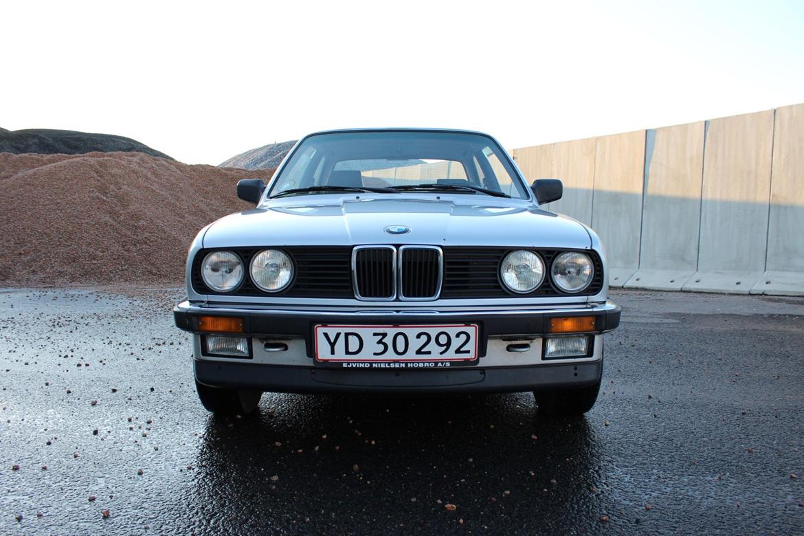 BMW E30 320i billede 4