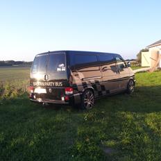 VW Transporter T4 2.5 TDI Balkan Party Bus