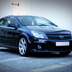 Opel Astra GTC OPC