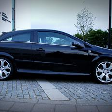 Opel Astra GTC OPC