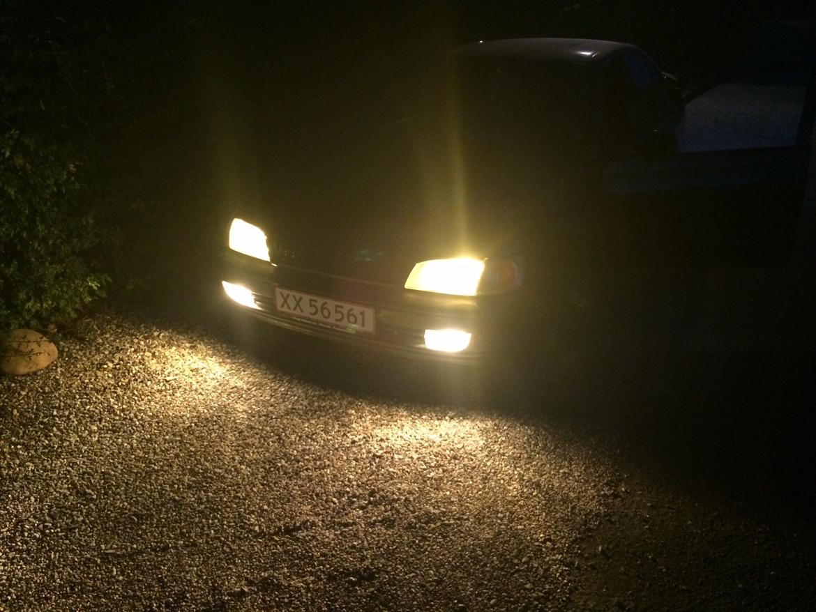 Toyota carina e billede 1