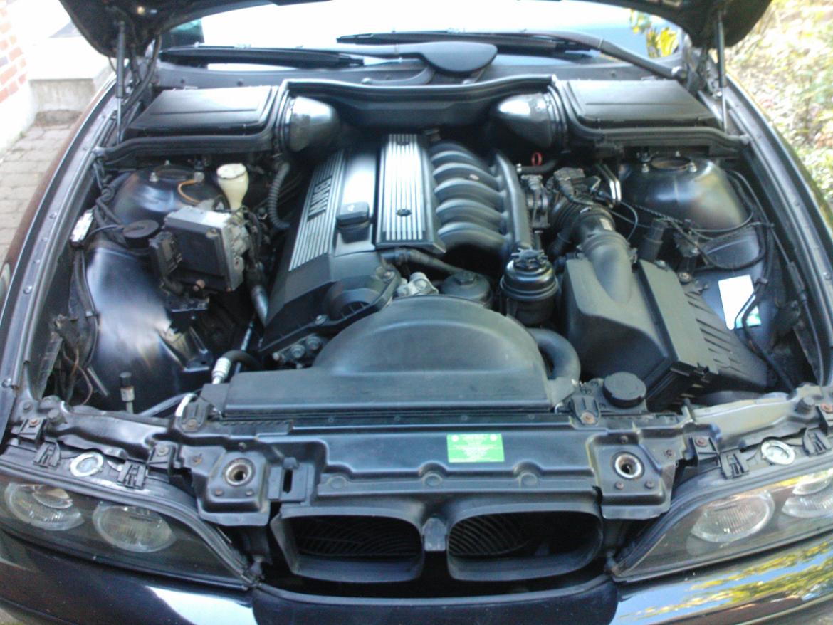 BMW E 39 523i auto billede 17