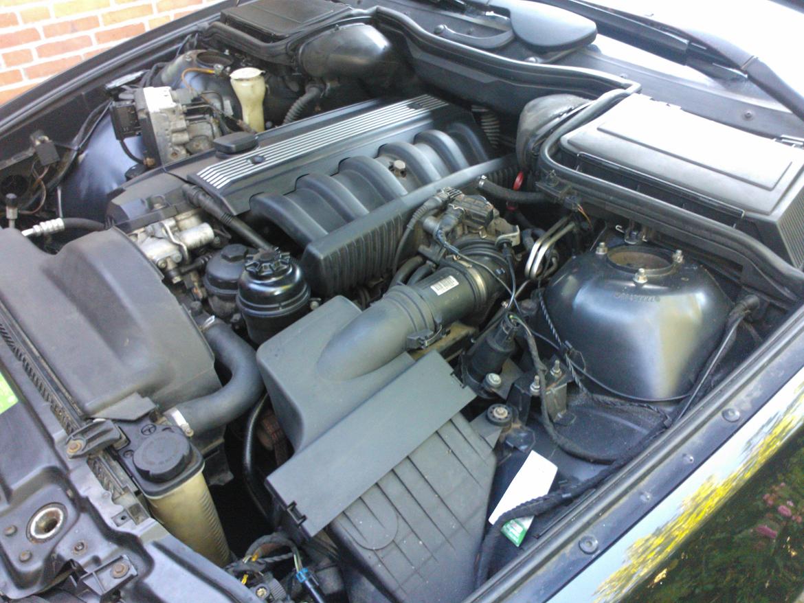 BMW E 39 523i auto billede 19