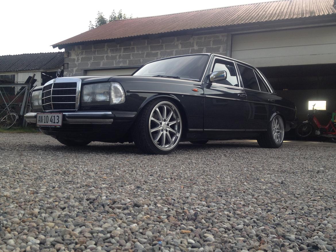 Mercedes Benz w123 billede 3