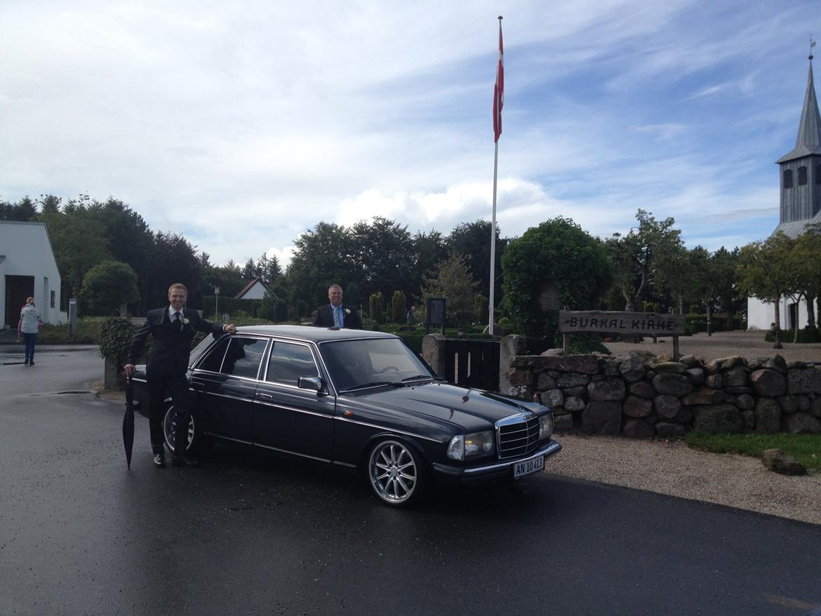 Mercedes Benz w123 - Og nej, det er ikke 2 bøsser der skulle giftes!  billede 6