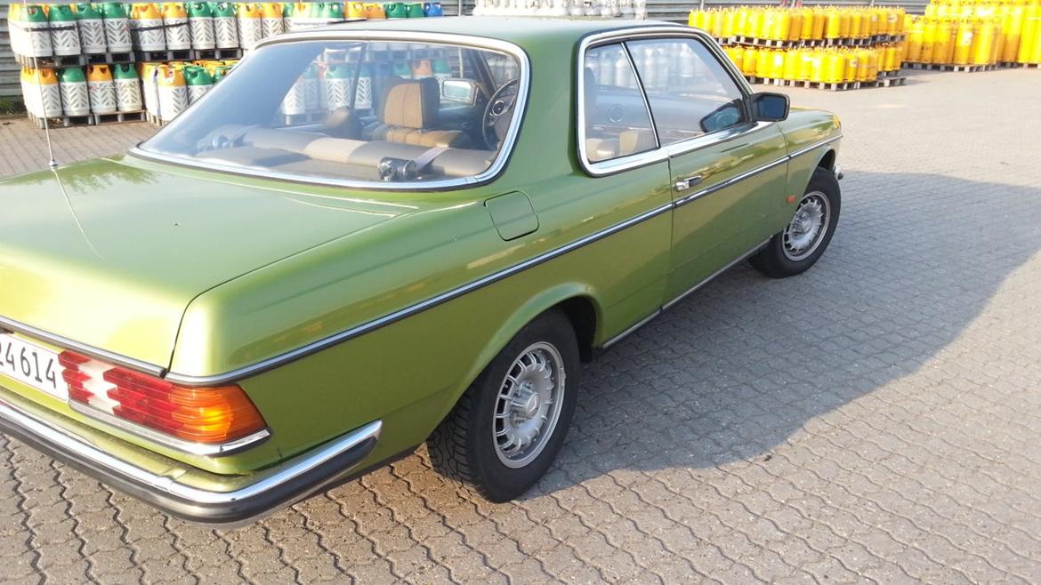 Mercedes Benz w123 230c billede 10