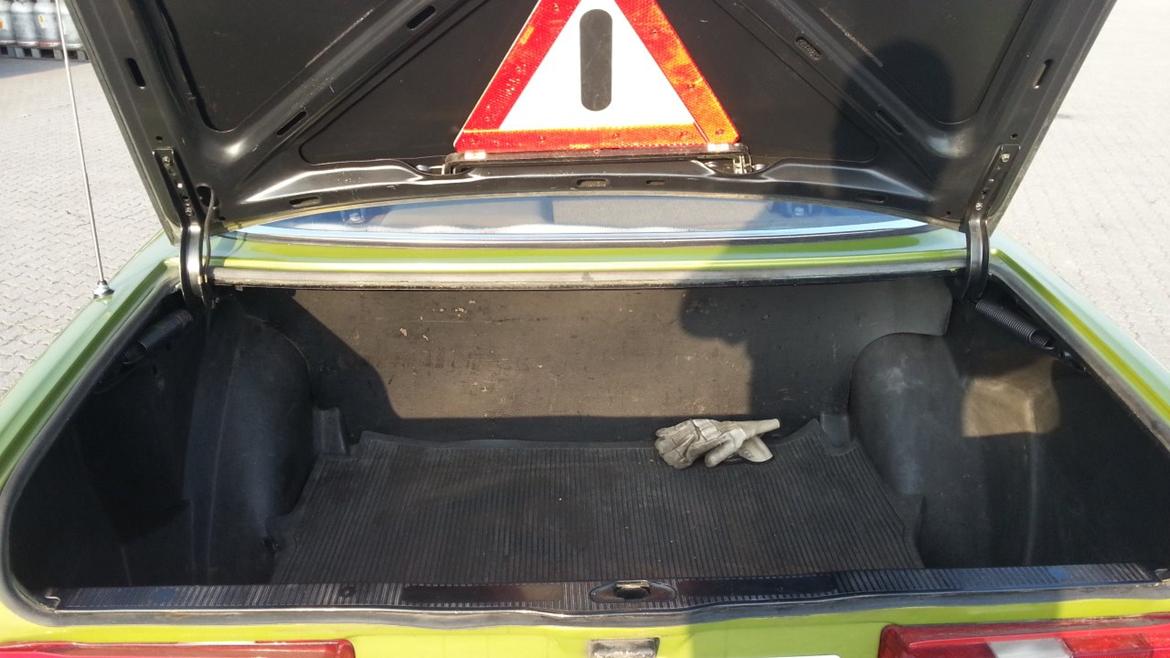 Mercedes Benz w123 230c billede 12