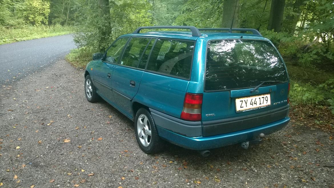 Opel Astra 1.8 16v Caravan billede 4