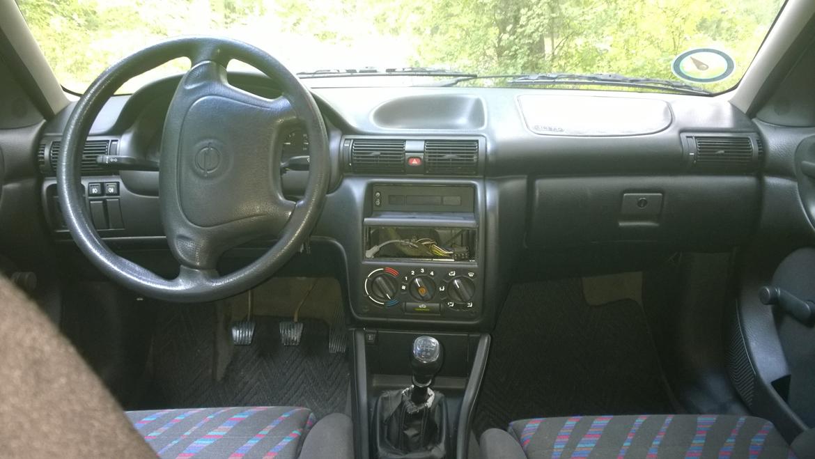 Opel Astra 1.8 16v Caravan billede 9