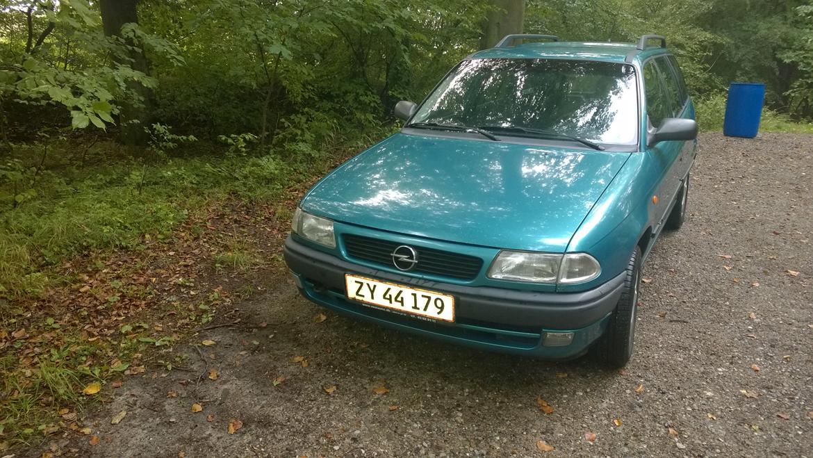 Opel Astra 1.8 16v Caravan billede 1