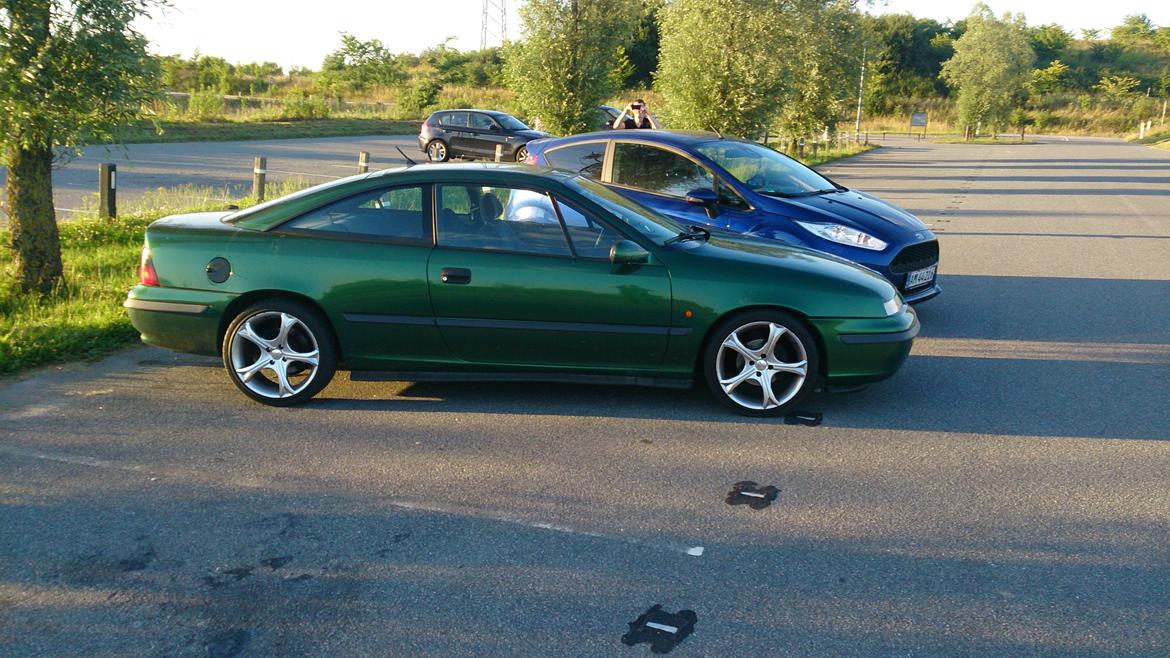 Opel Caliba 2,0i - Dagen jeg købte den - Min anden bil Ford Fiesta Sport 2014 i baggrunden billede 2