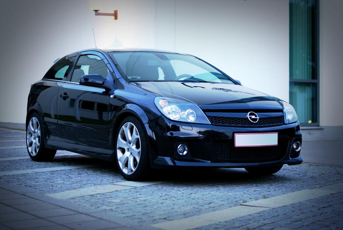 Opel Astra GTC OPC billede 1