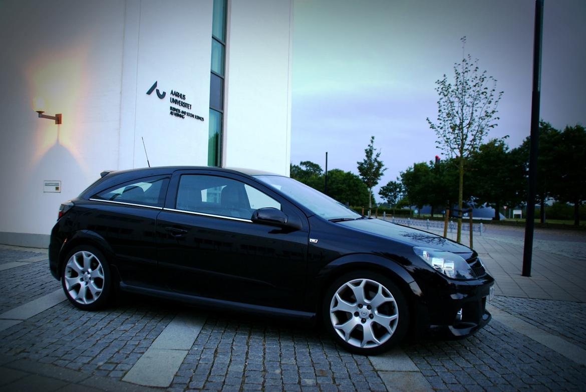 Opel Astra GTC OPC billede 4