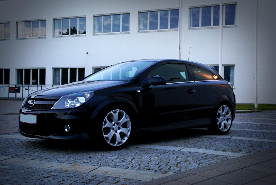 Opel Astra GTC OPC billede 2