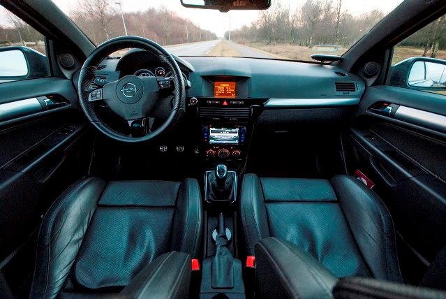 Opel Astra GTC OPC billede 10