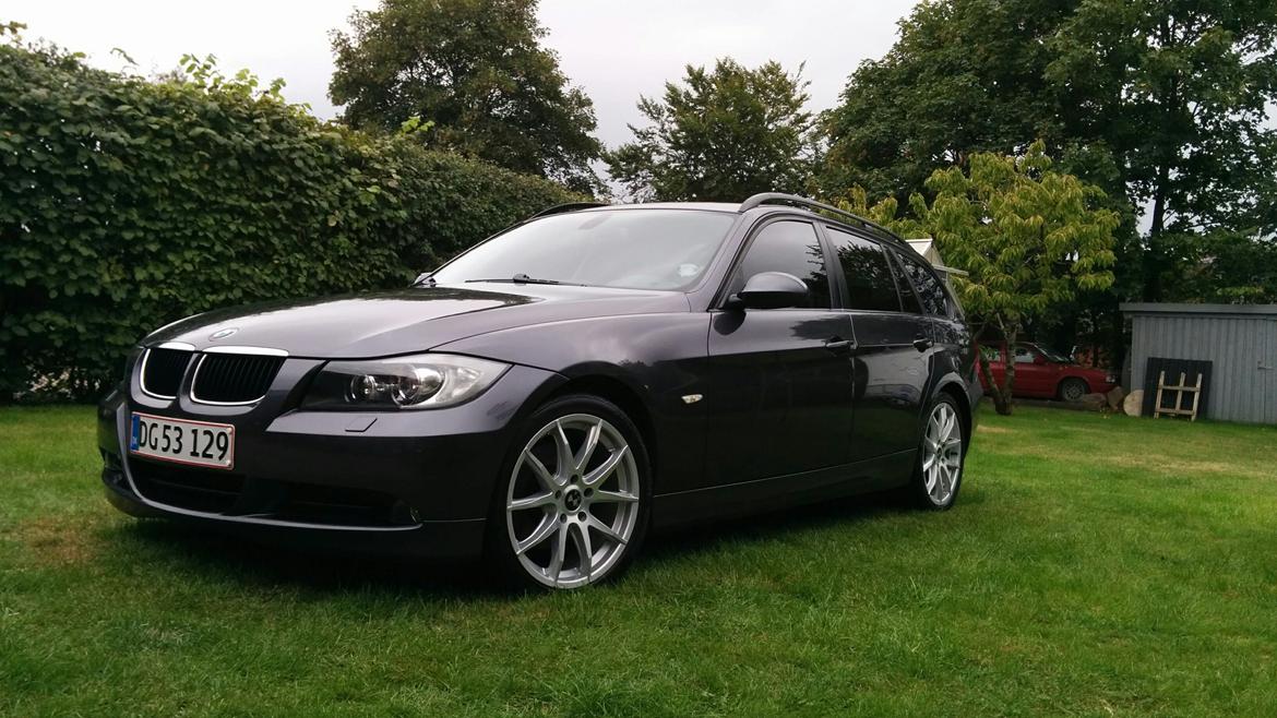 BMW 320d touring billede 3