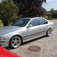 BMW E39 535i