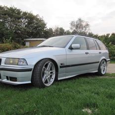 BMW 328i Touring / SOLGT :'(