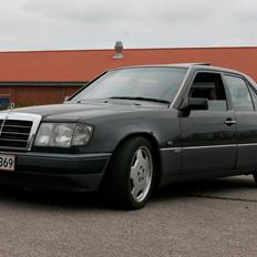 Mercedes Benz W124 300 E-24