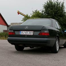 Mercedes Benz W124 300 E-24