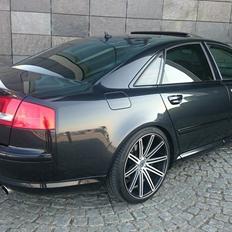 Audi A8 4.2 quattro BLACK EDITION (SOLGT)