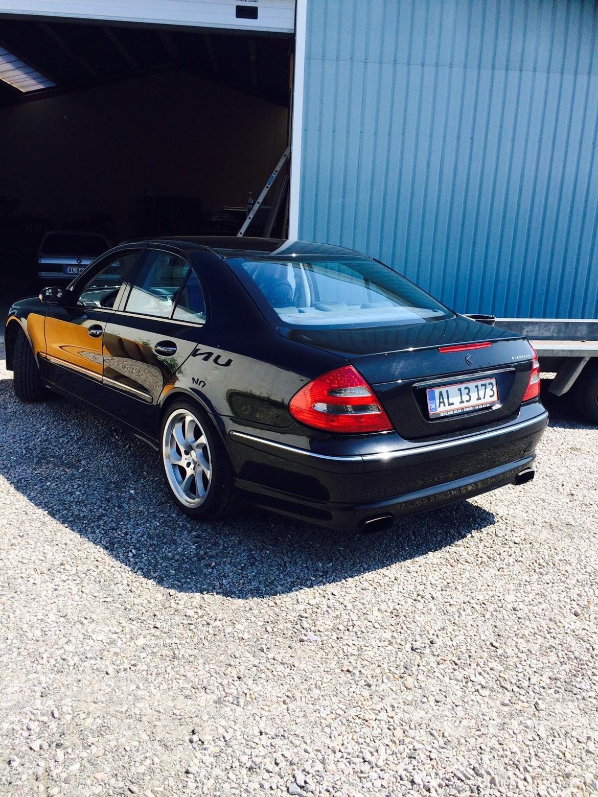 Mercedes Benz 211 billede 4