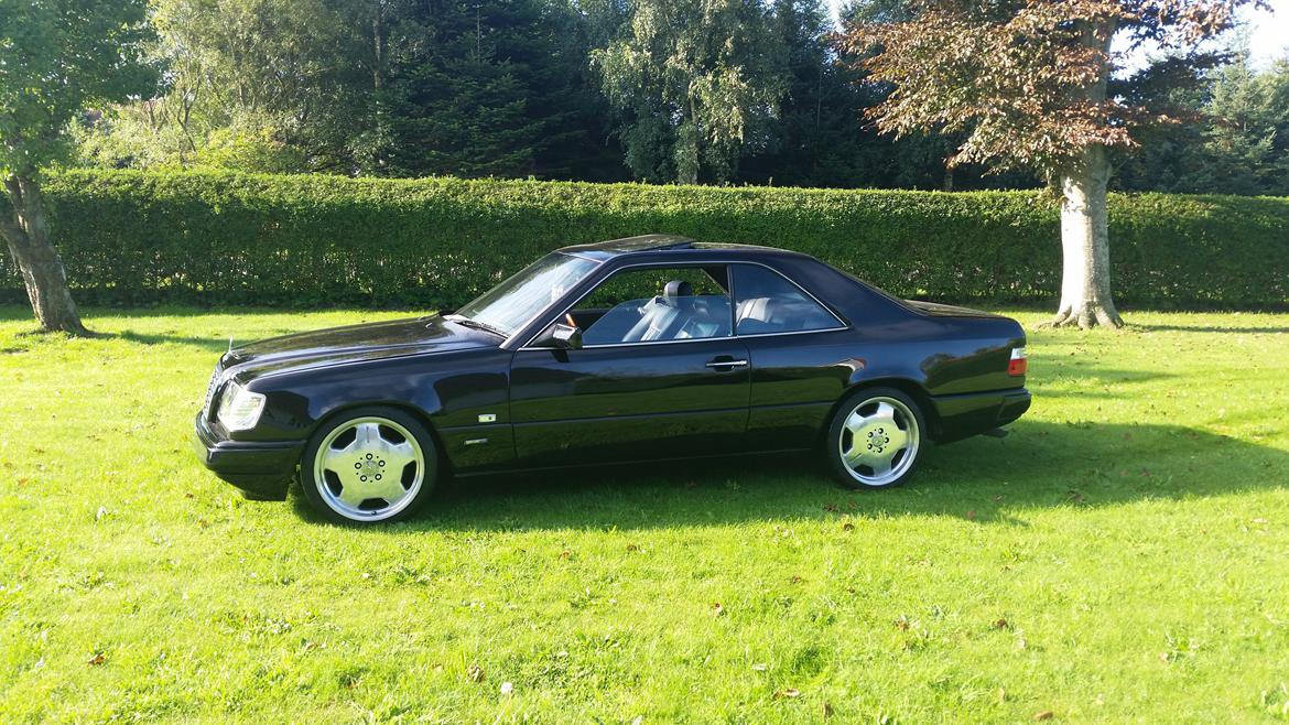 Mercedes Benz w124 300 ce billede 2