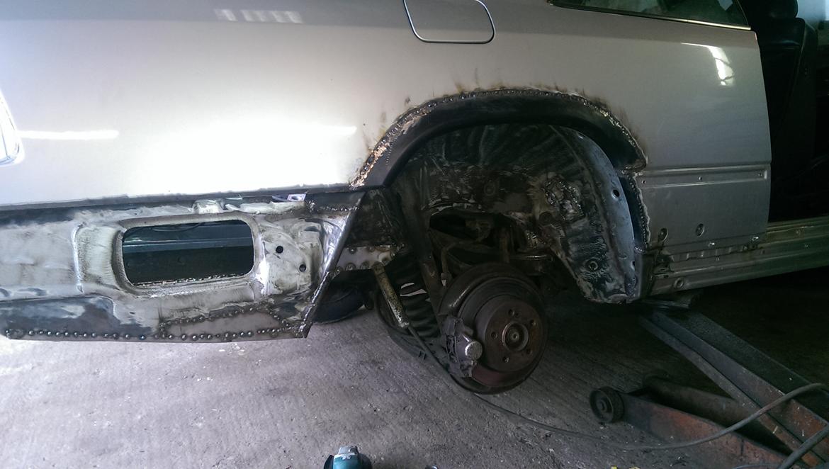 Mercedes Benz w124 300 ce billede 11