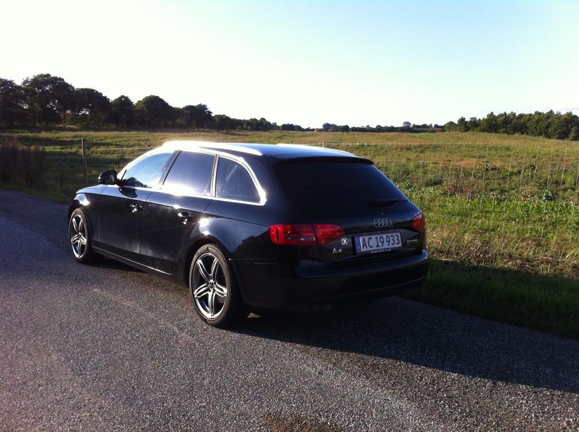 Audi A4 Avant 2.0 TDI "SOLGT" billede 4