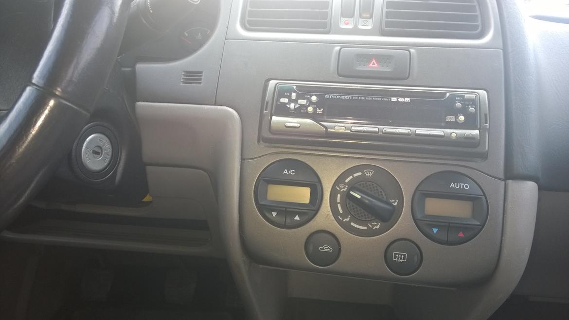 Nissan Primera Traveller 2.0 LE billede 14