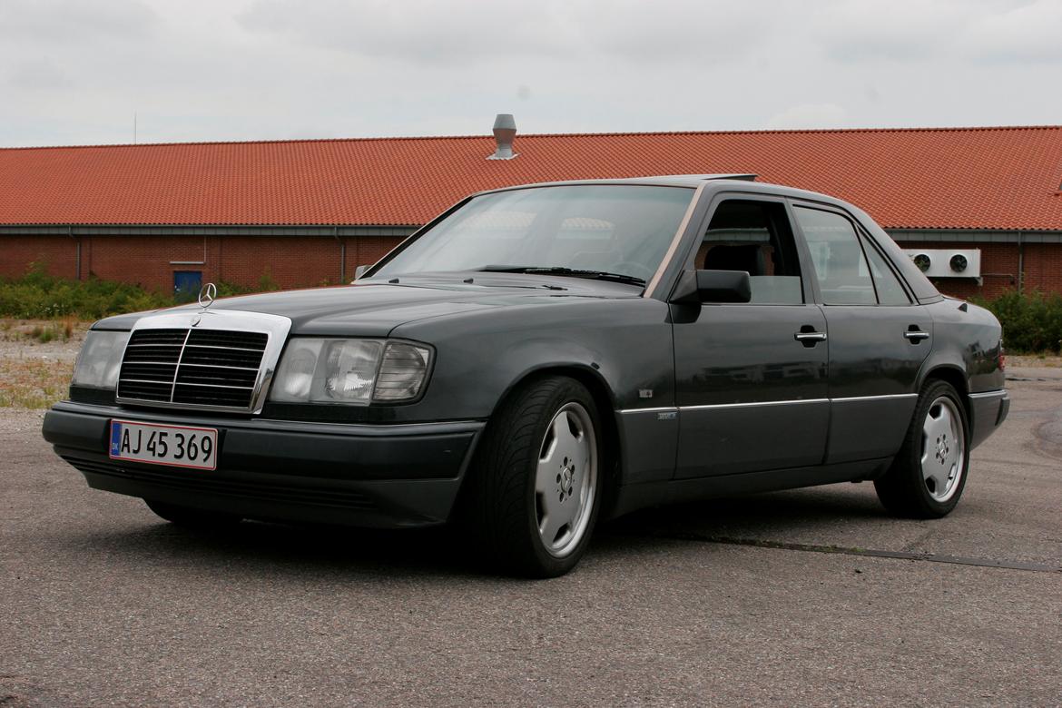 Mercedes Benz W124 300 E-24 billede 1