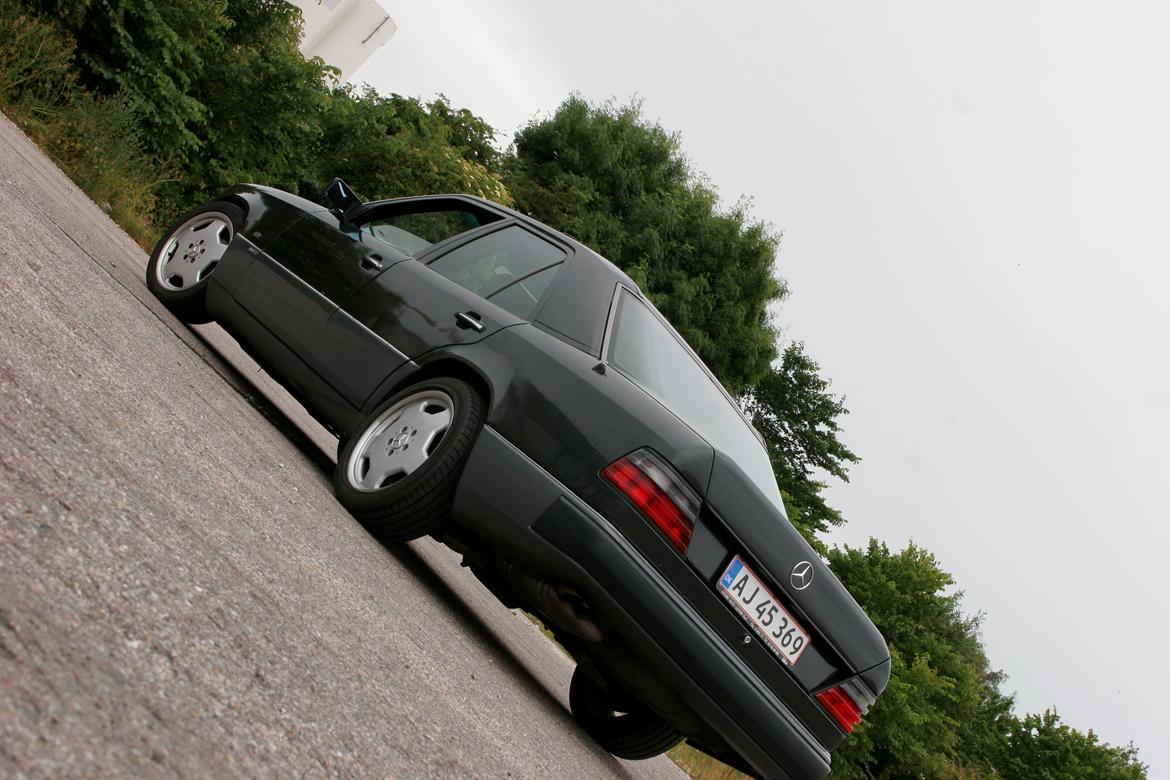 Mercedes Benz W124 300 E-24 billede 4