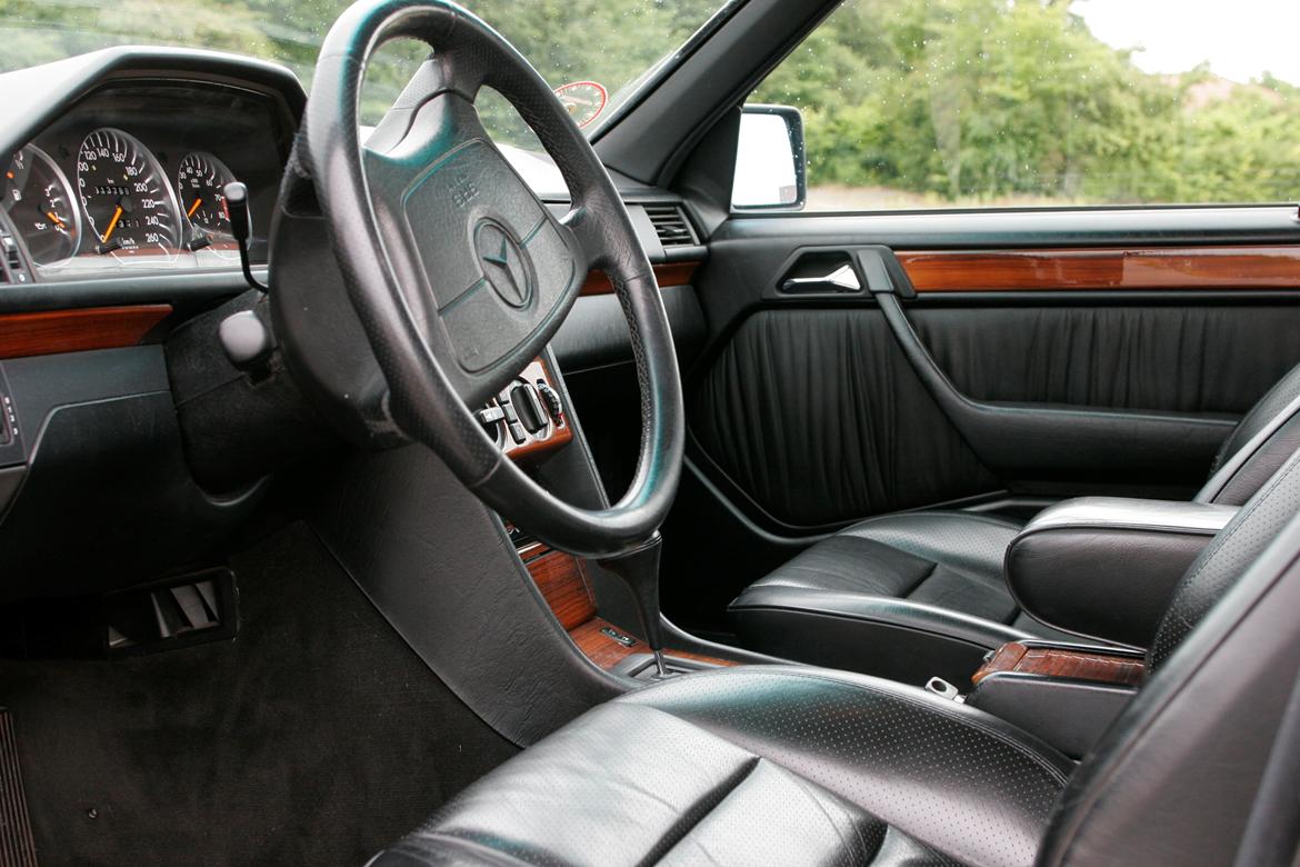 Mercedes Benz W124 300 E-24 billede 5