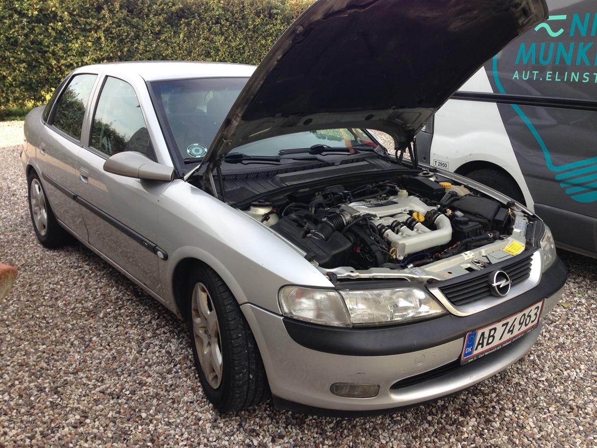 Opel Vectra B 2.5 V6 CD billede 1