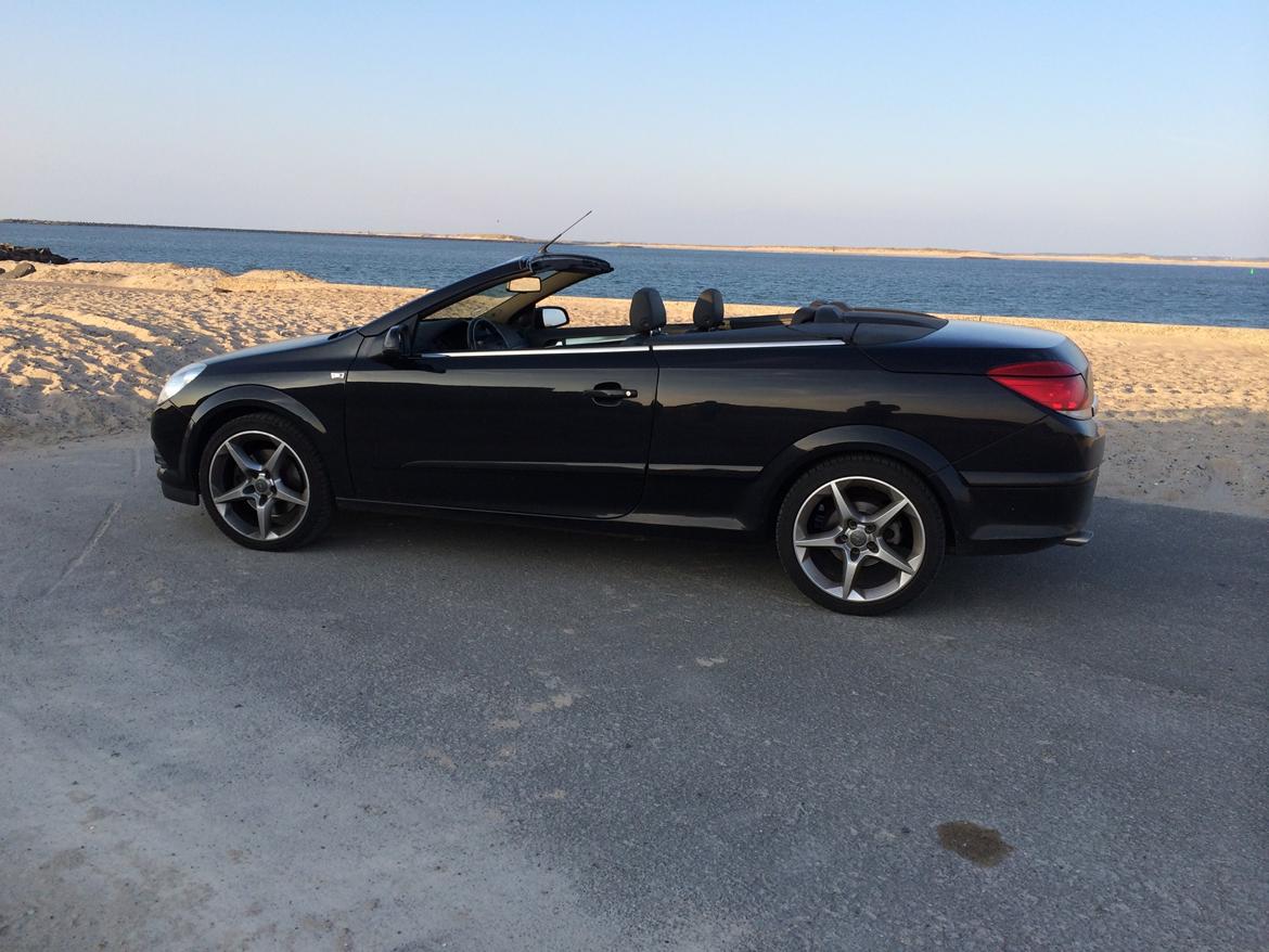Opel Astra 2.0 TwinTop billede 1