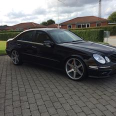 Mercedes Benz W211 E320 cdi V6 faceliftet AMG 