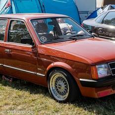 Opel Kadett D 1,3 berlina