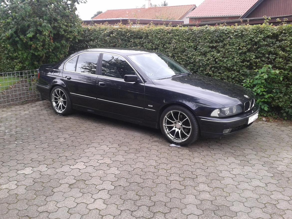 BMW 523i billede 1