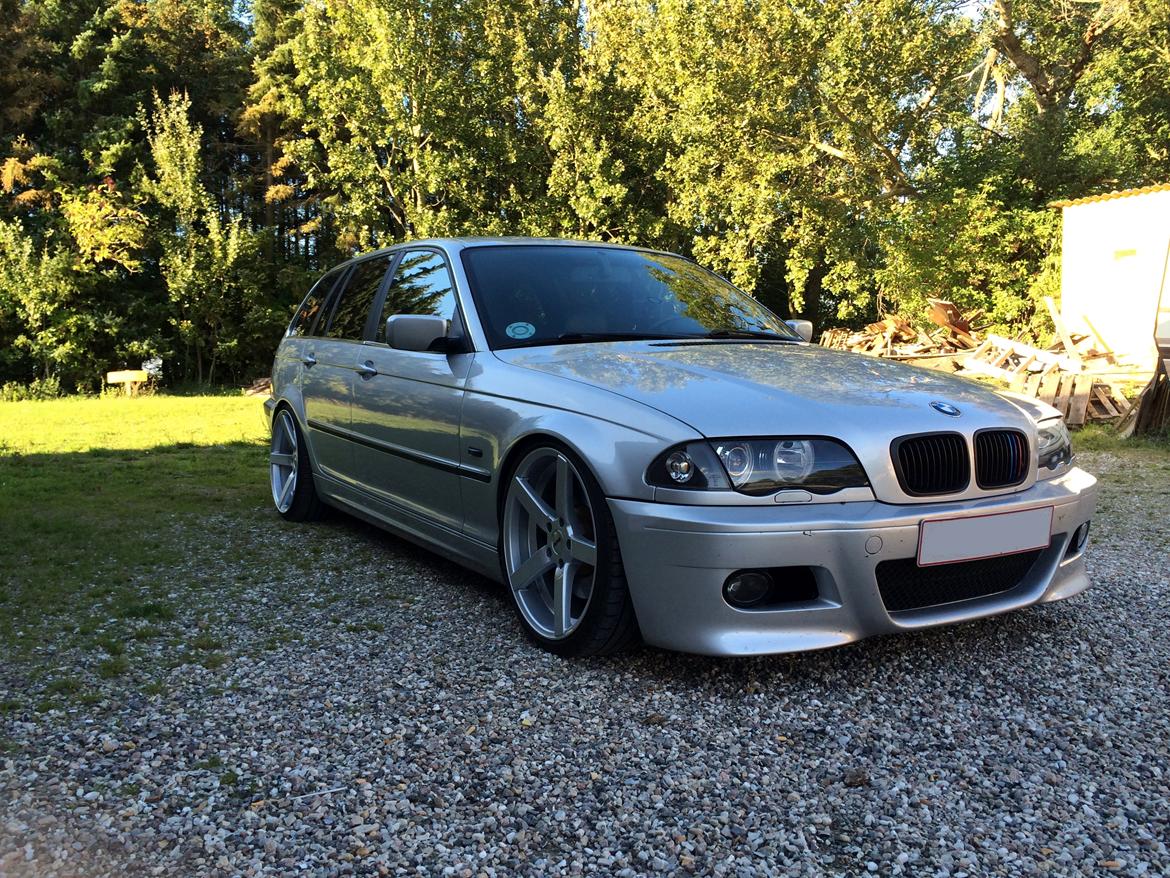 BMW 330D Touring billede 1