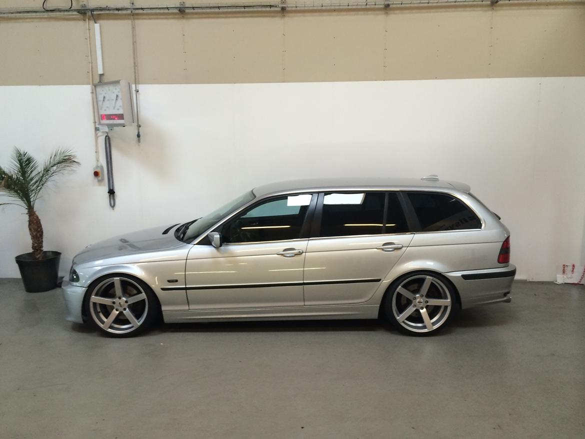 BMW 330D Touring billede 4