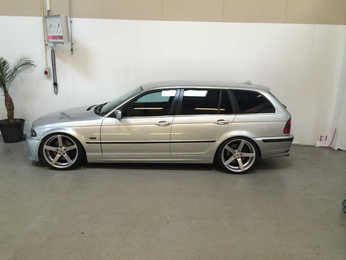 BMW 330D Touring billede 9