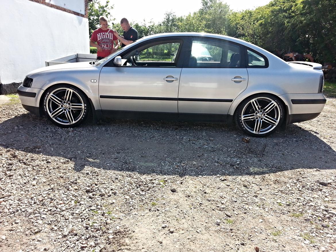 VW passat 1.6 limo billede 1