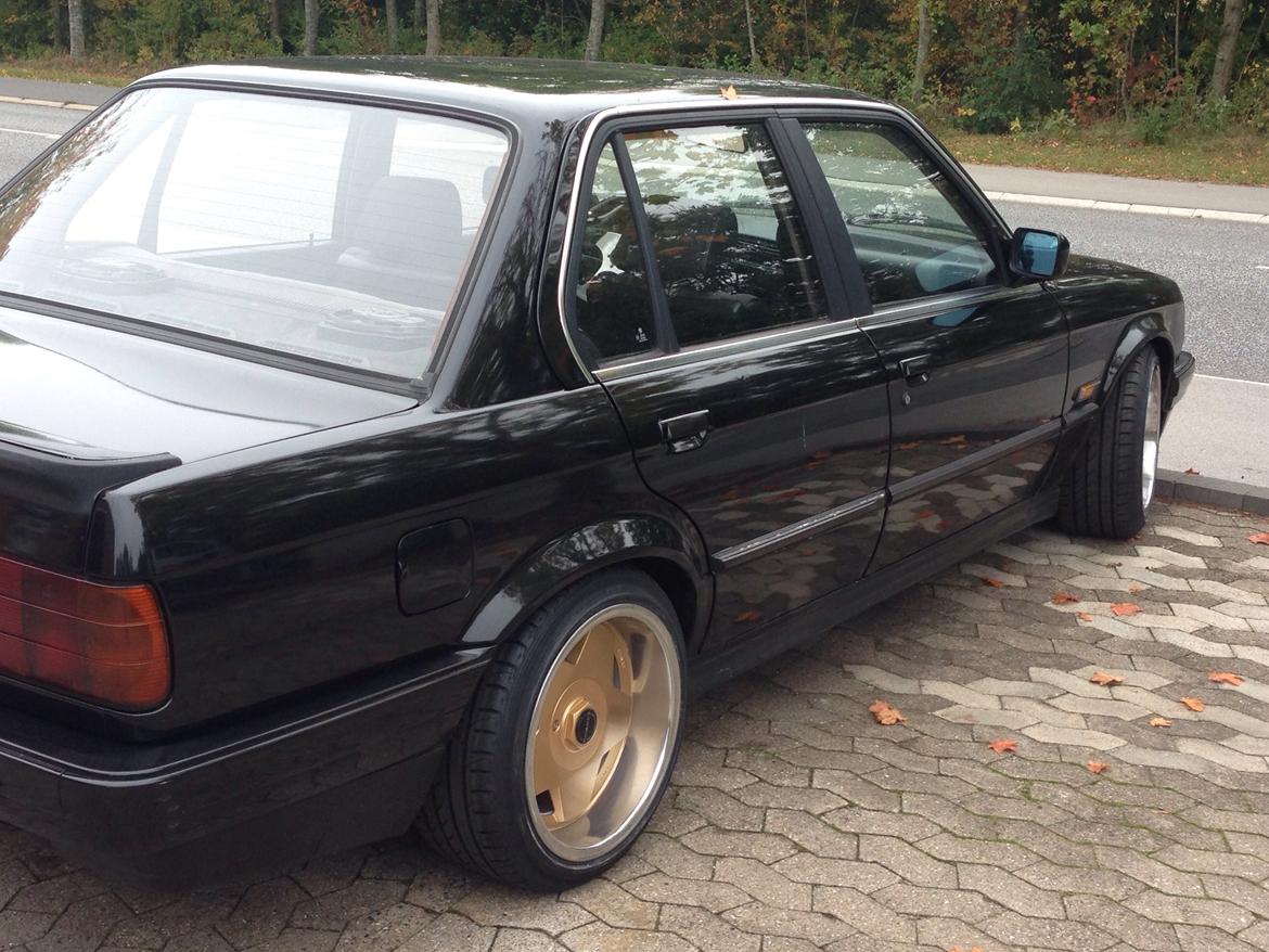 BMW 320i E30 billede 13