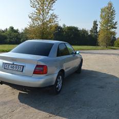 Audi A4 2,6 v6 sedan