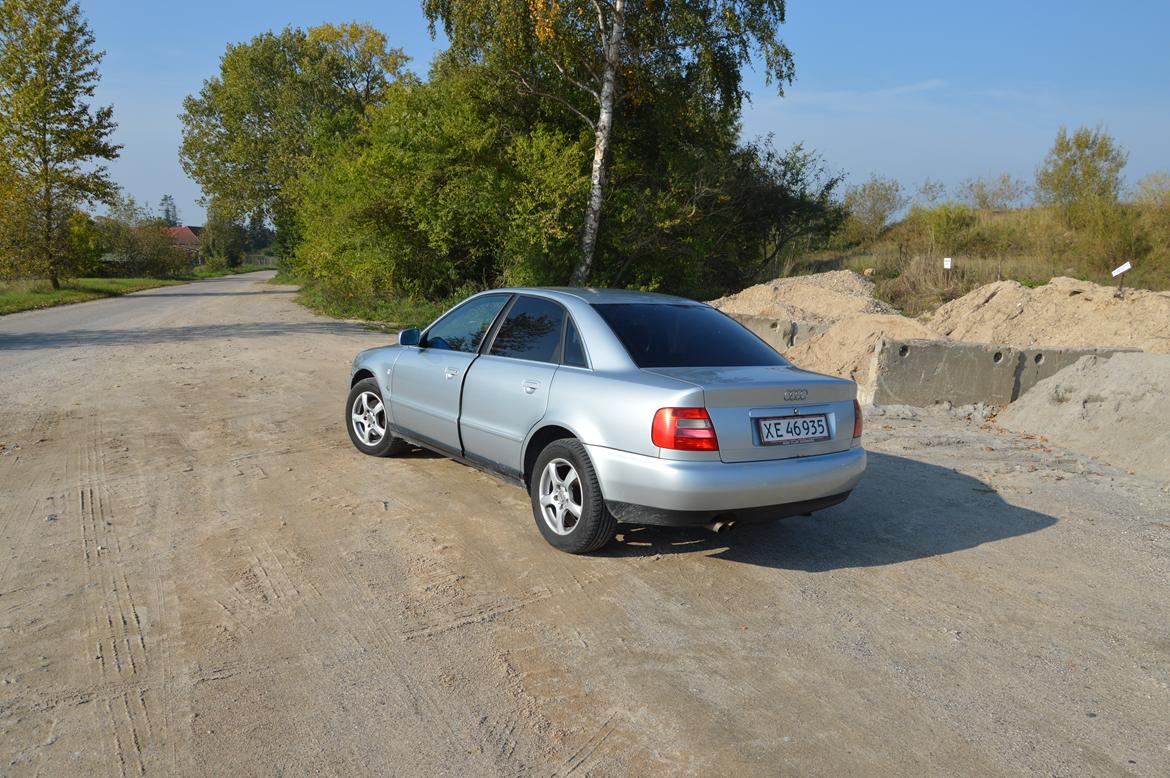 Audi A4 2,6 v6 sedan billede 1