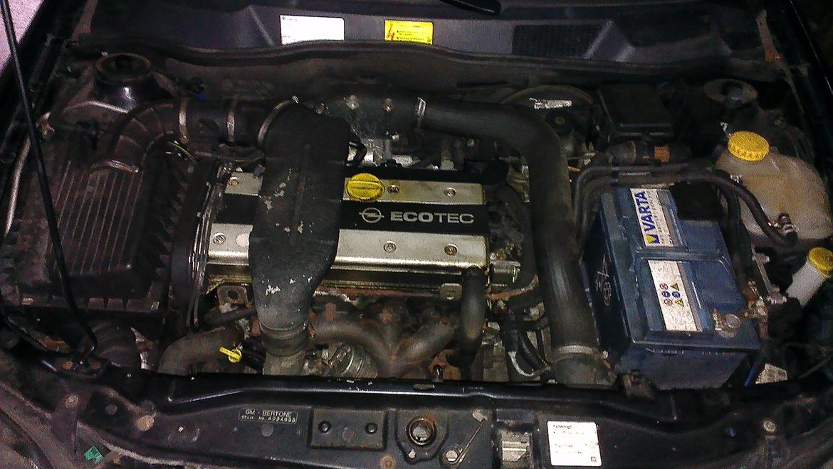 Opel Astra Coupé Bertone TURBO - Motoren... Beklager kvaliteten, den står inde i opbevaringen billede 14